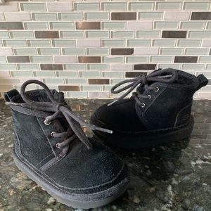 toddler size 9 Uggs